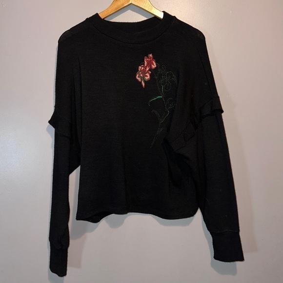 Zara Embroidered Ruffle sleeve sweater - Picture 1 of 5